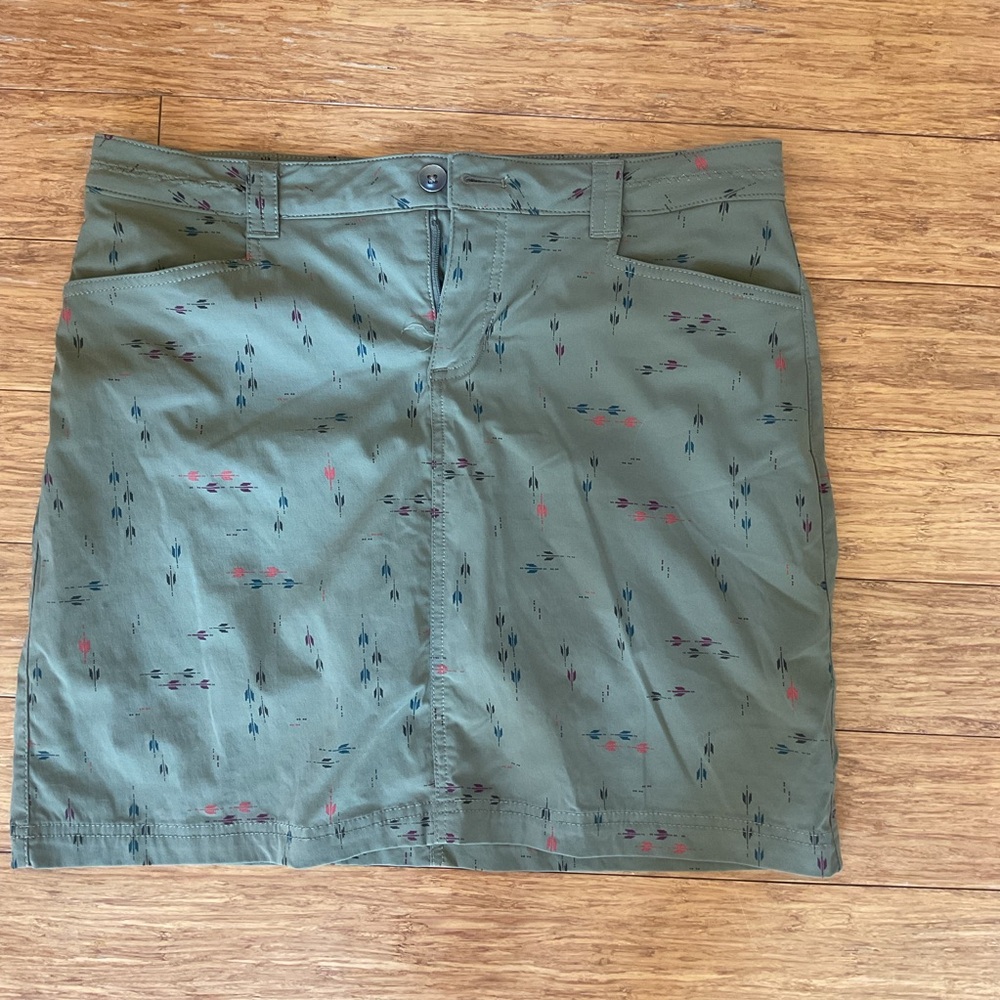 Eddie Bauer army green skort